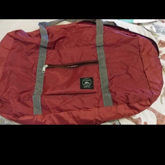 Burgundy travel weekend duffel hockey gym carryon hospital bag - Picture 3 of 5